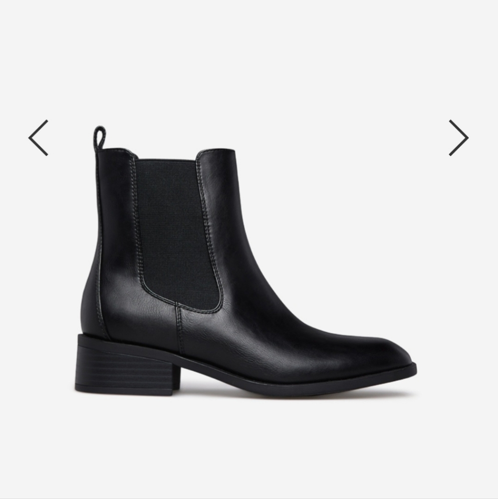 VERNETTA CHELSEA BOOTBlack Ankle Boots
